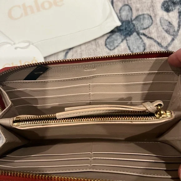 Chloé Drew Long Red Leather Wallet ( all inclusive)
Box, Dust bag, tag,COA card - Picture 8 of 16